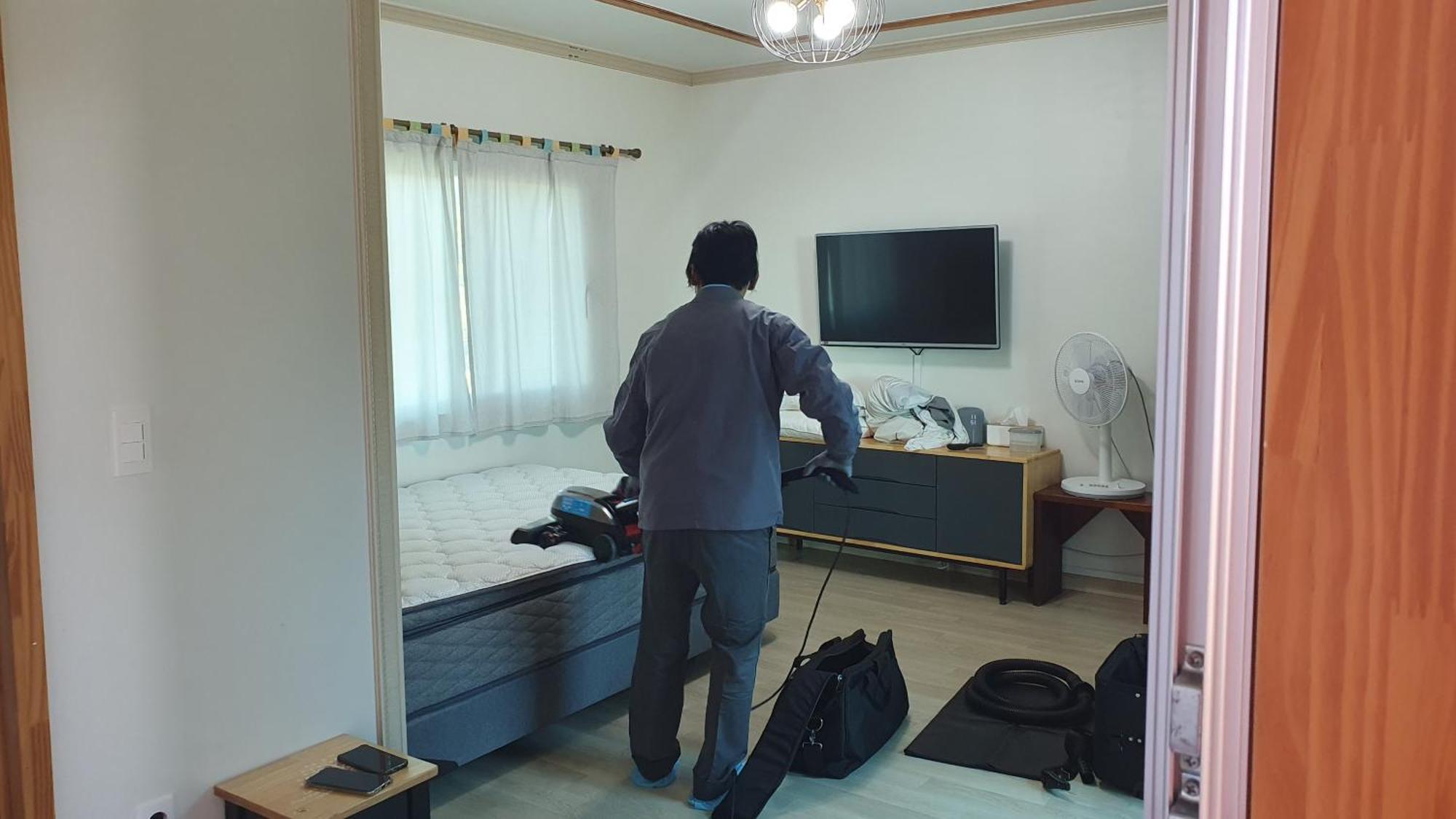 Wind Jeju Cafe & Pension Seogwipo Eksteriør billede