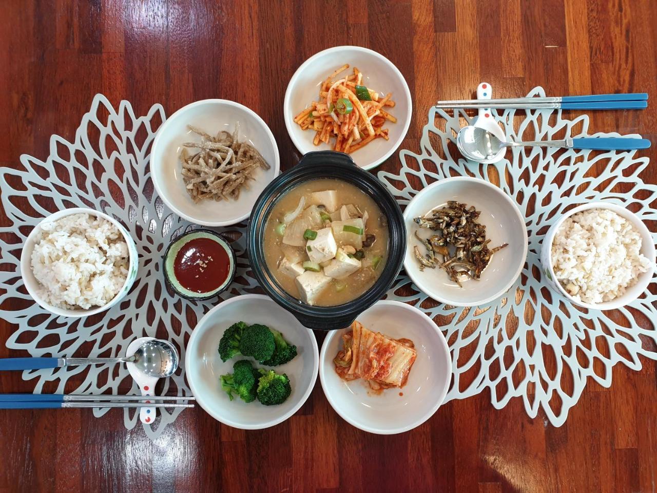 Wind Jeju Cafe & Pension Seogwipo Eksteriør billede