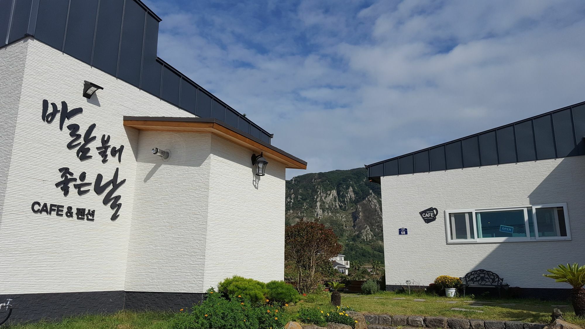 Wind Jeju Cafe & Pension Seogwipo Eksteriør billede