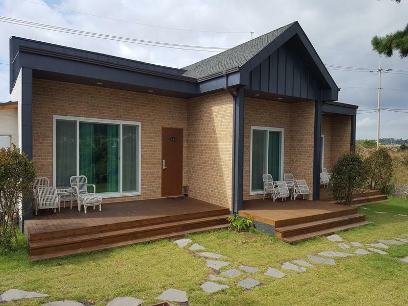 Wind Jeju Cafe & Pension Seogwipo Eksteriør billede