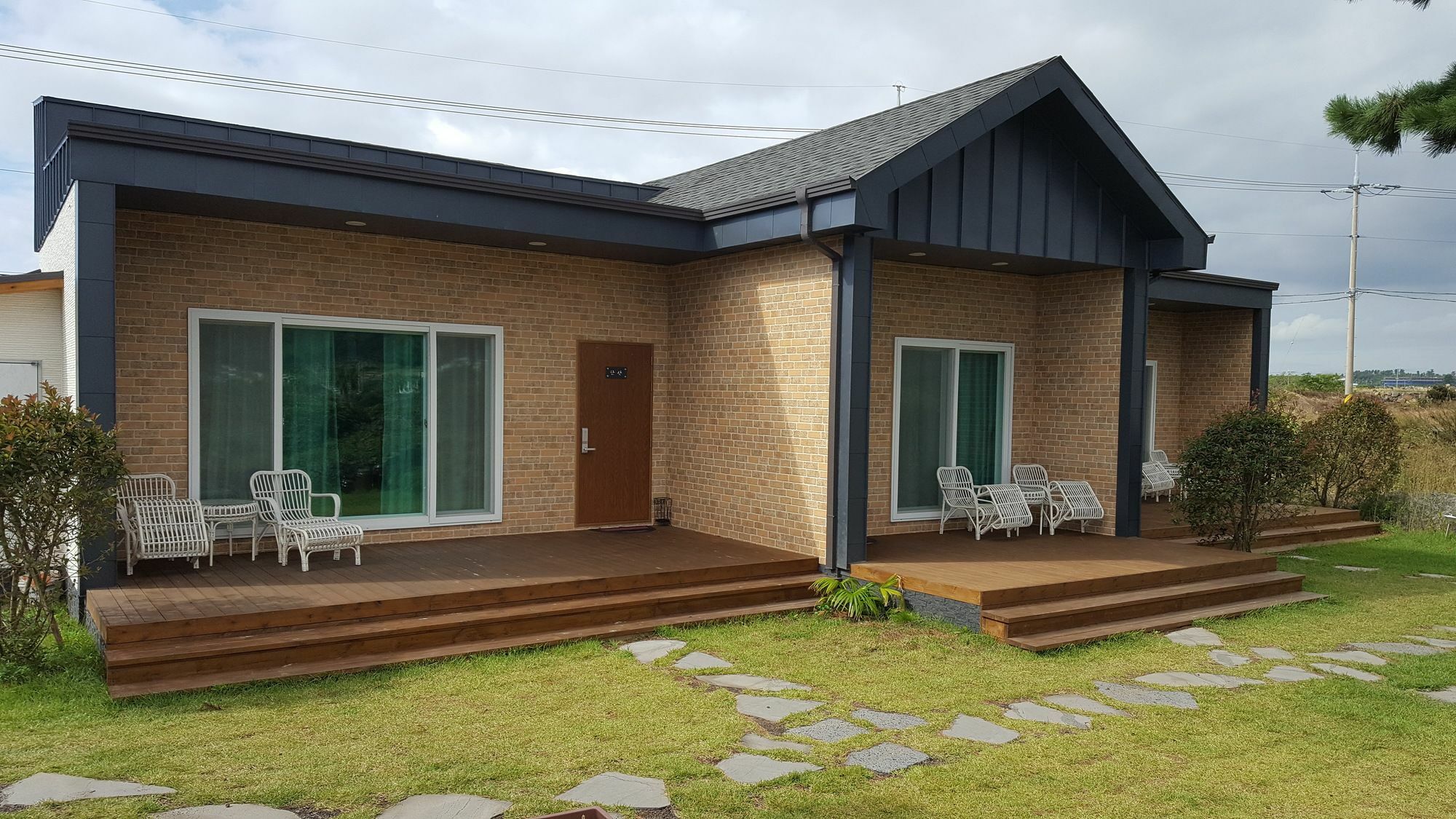 Wind Jeju Cafe & Pension Seogwipo Eksteriør billede